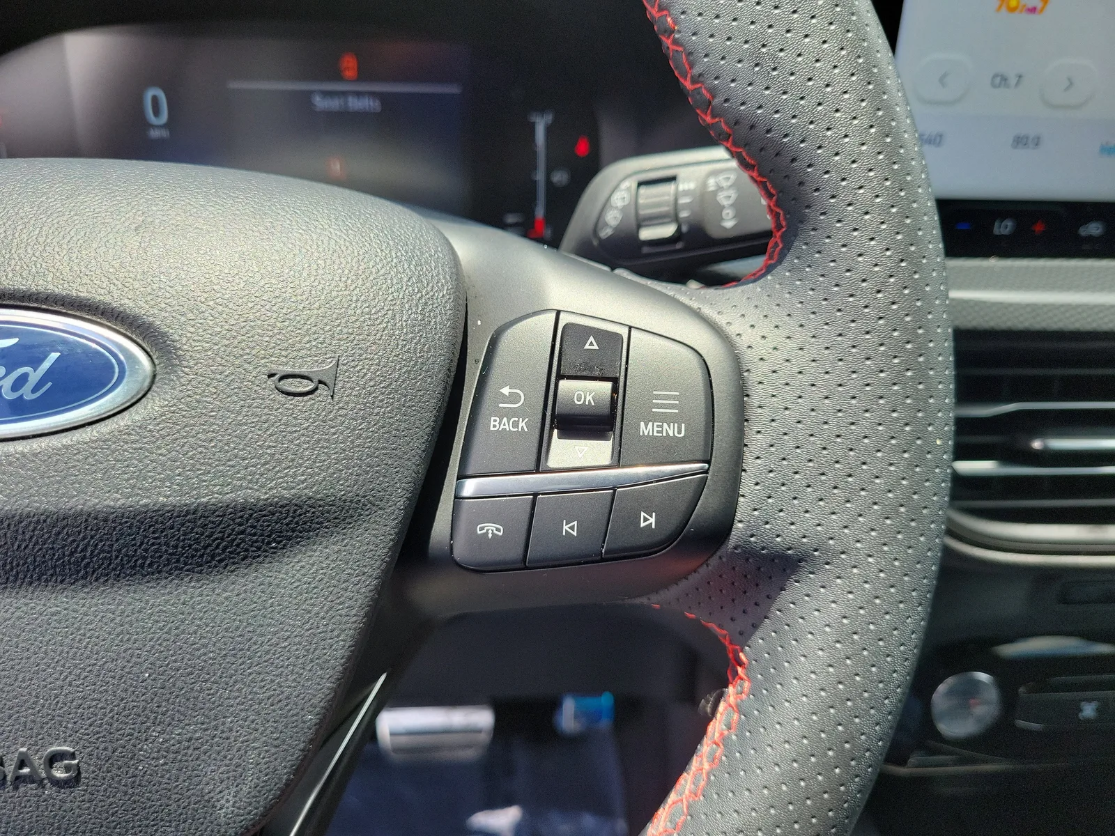 2024 Ford Escape ST-Line photo 23