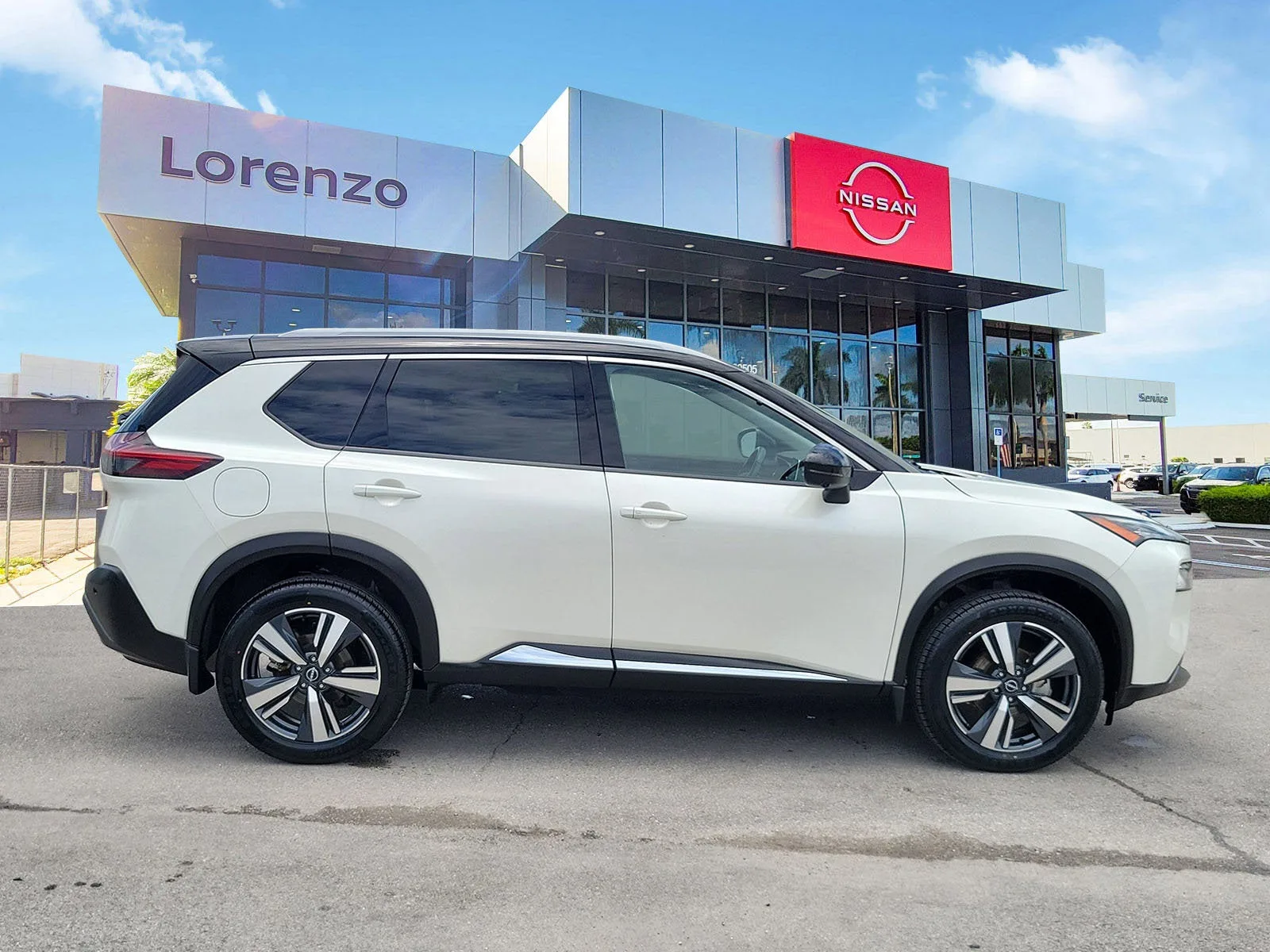 2023 Nissan Rogue SL 4WD photo 4