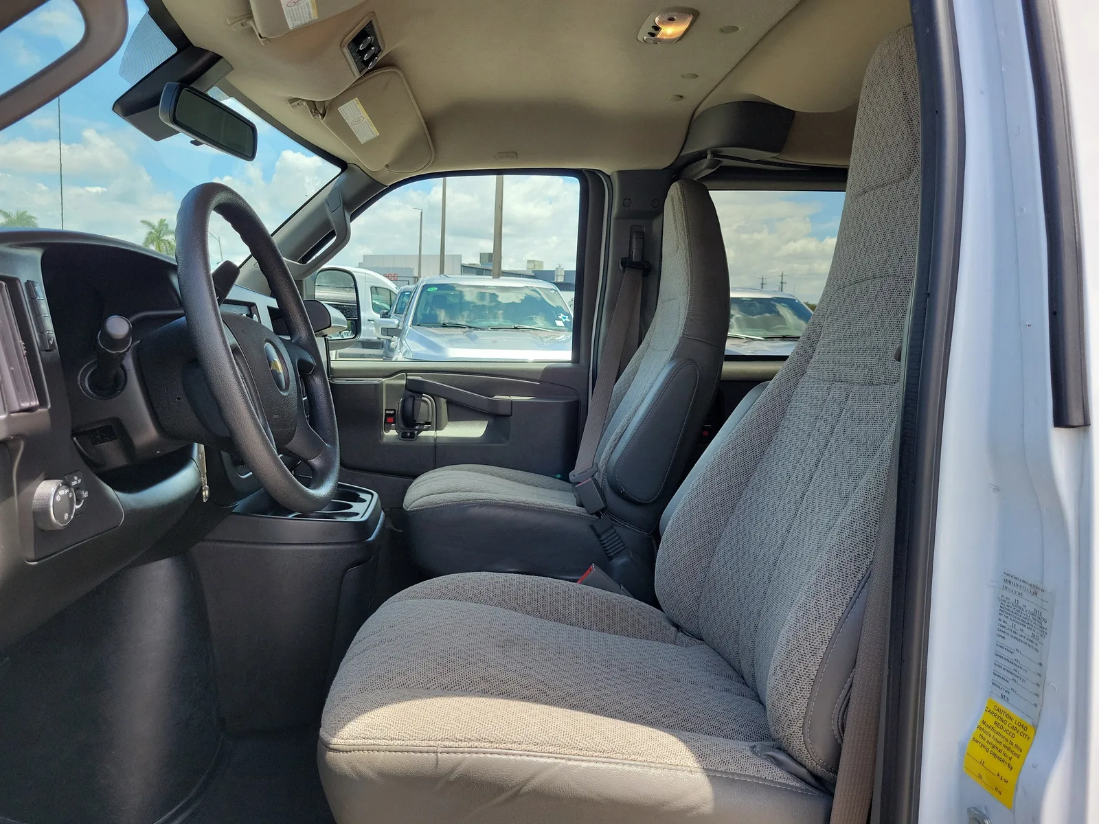 2023 Chevrolet Express Passenger LT photo 18