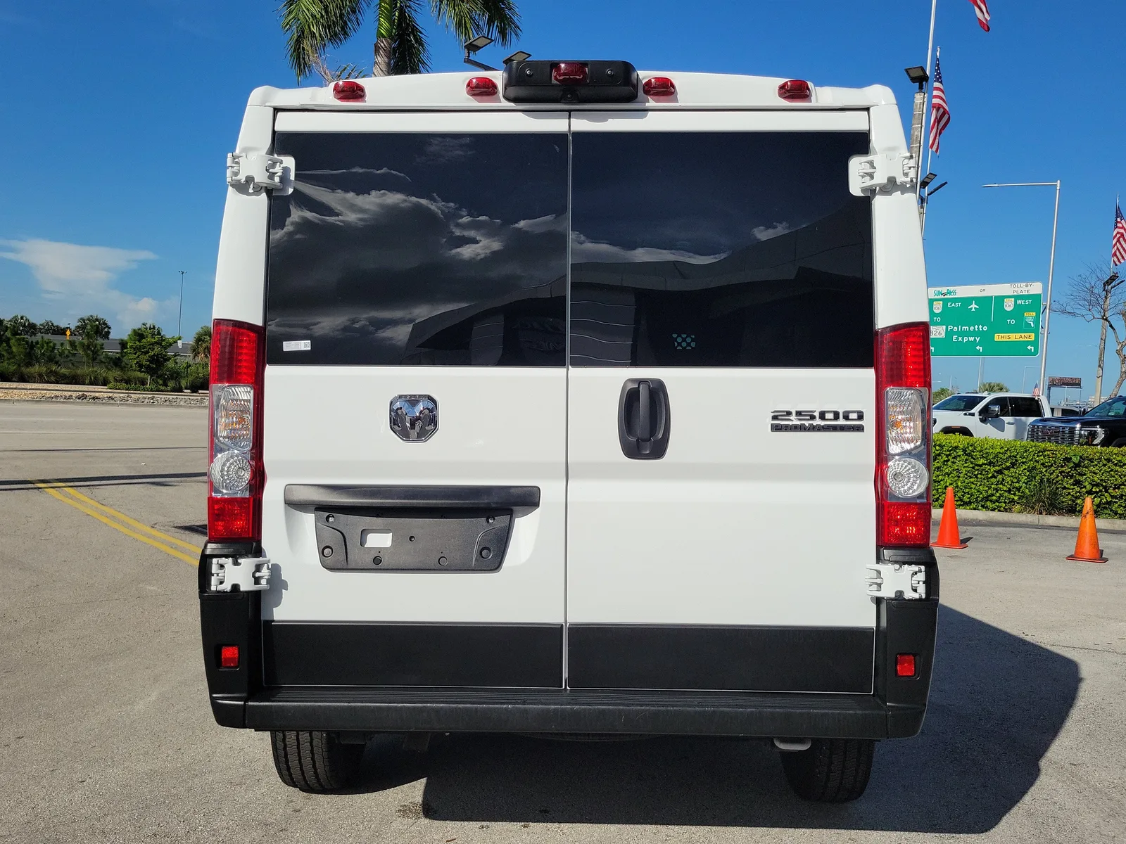 2025 RAM ProMaster Cargo Van Tradesman photo 6