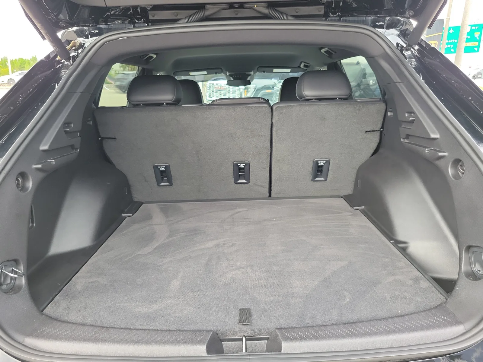 2024 Chevrolet Equinox EV 2LT photo 15