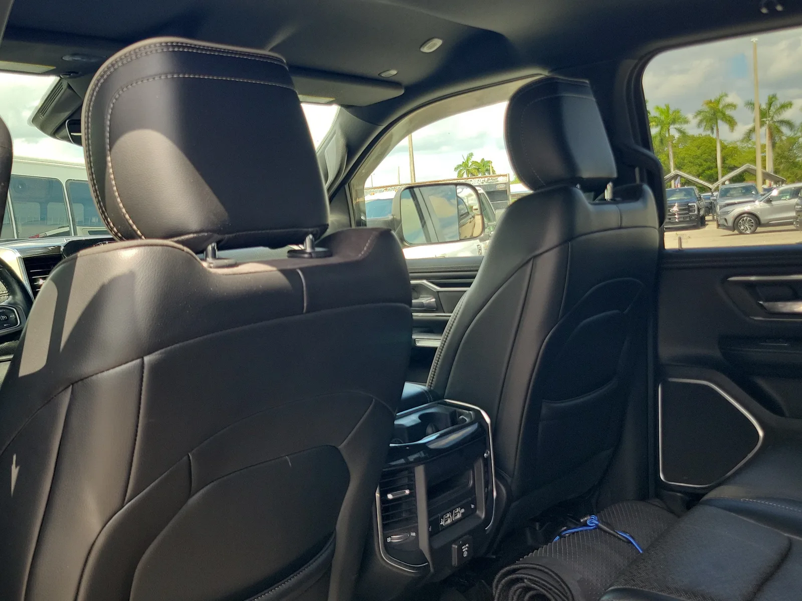 2019 RAM 1500 Laramie 4WD photo 13