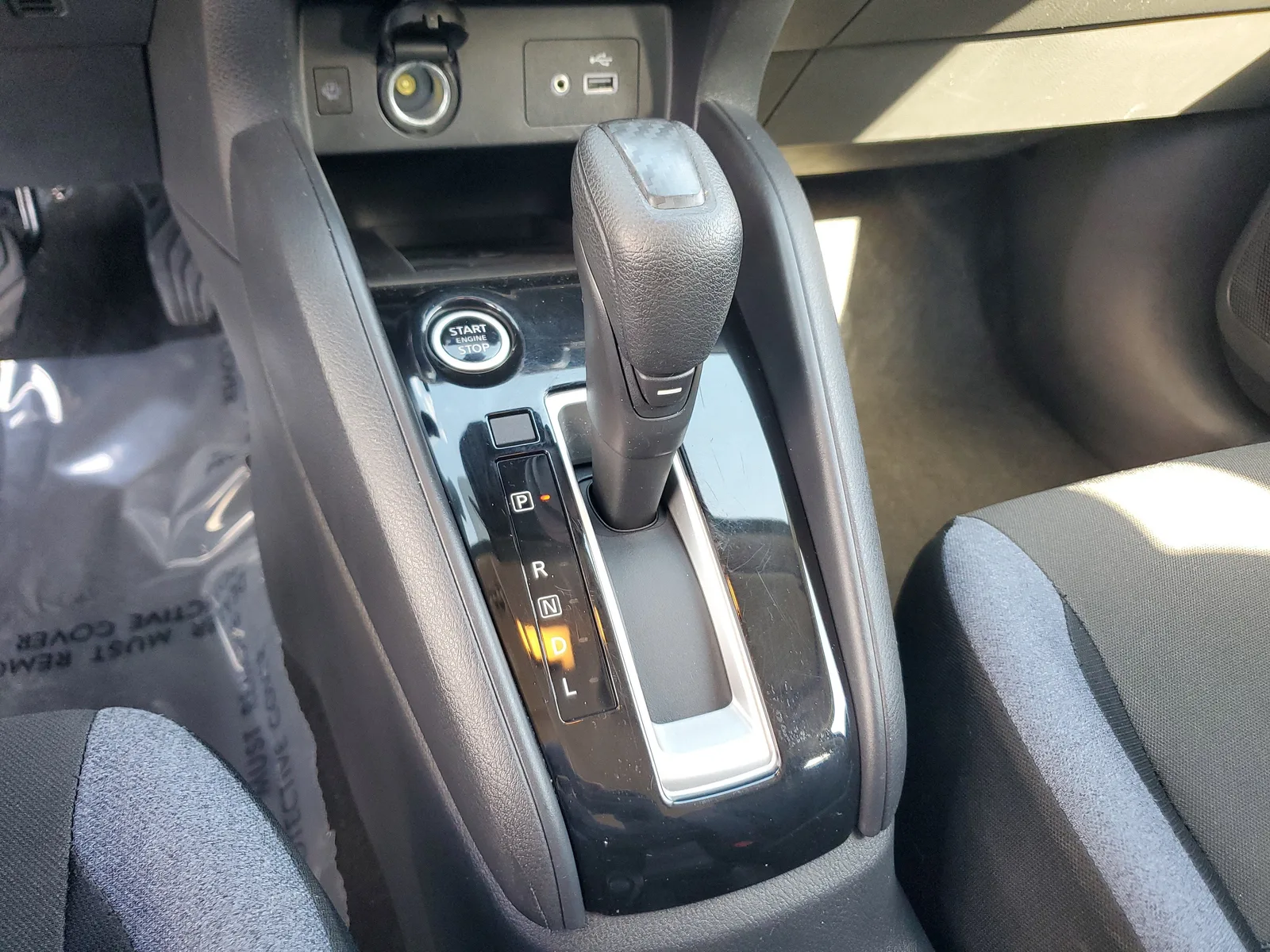 2025 Nissan Versa SV photo 23