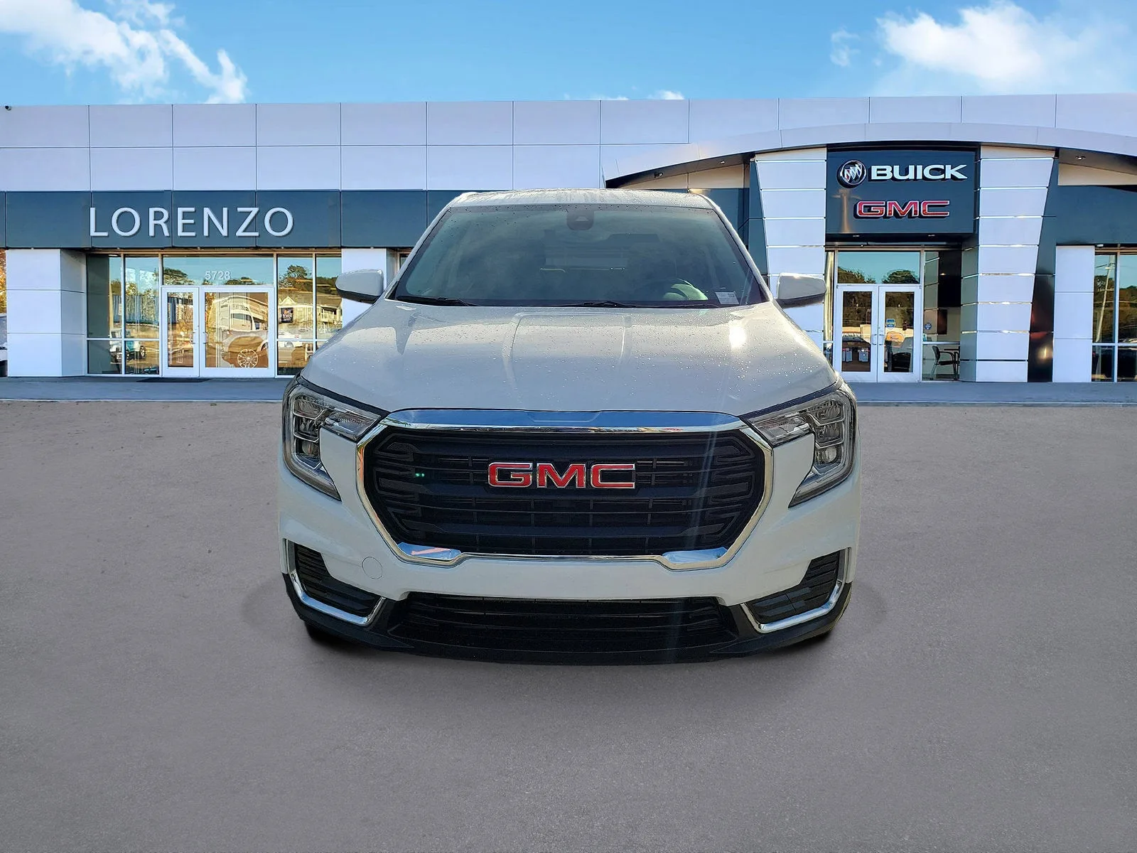 2024 GMC Terrain SLE photo 2