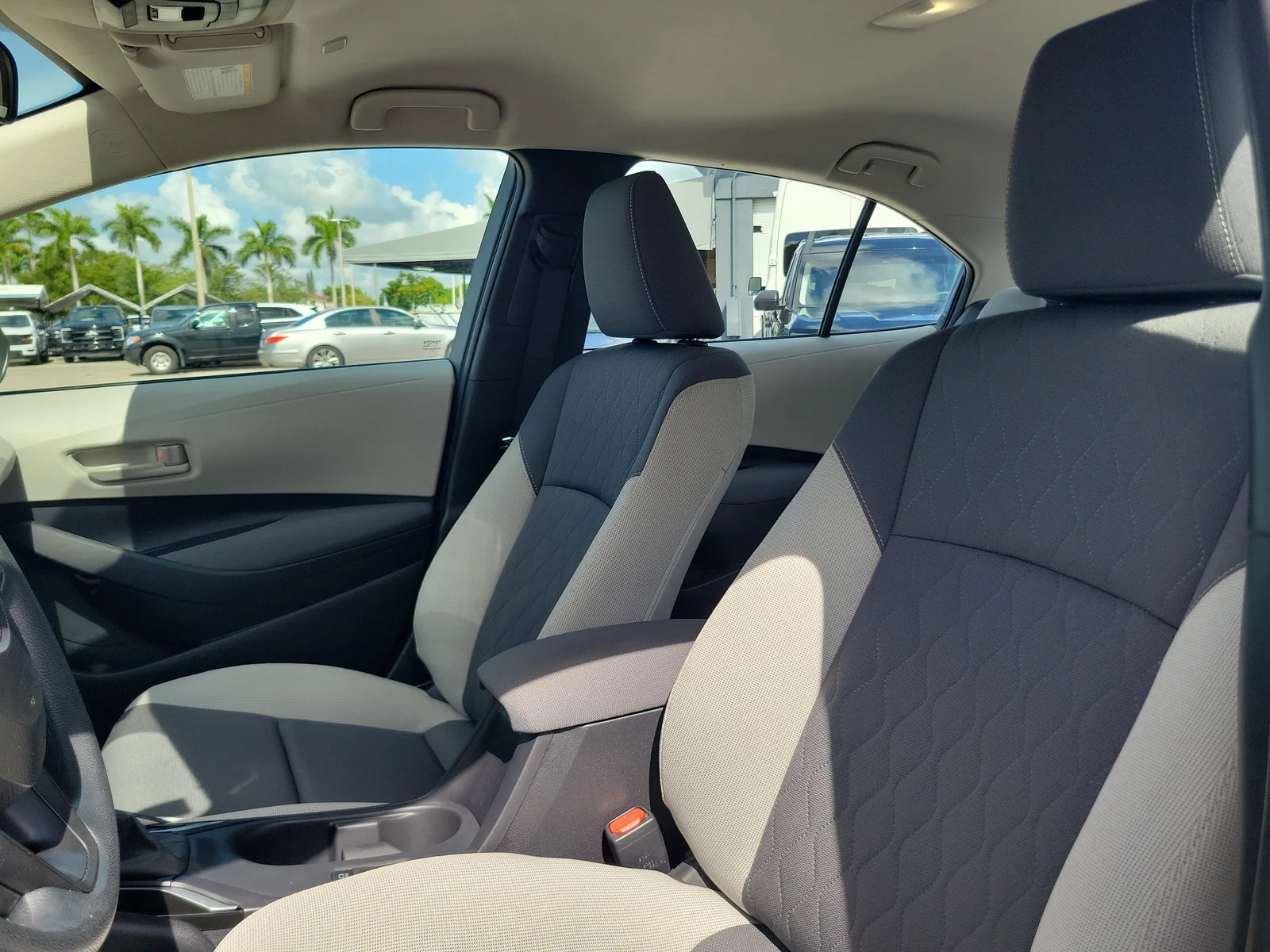 2025 Toyota Corolla LE photo 12