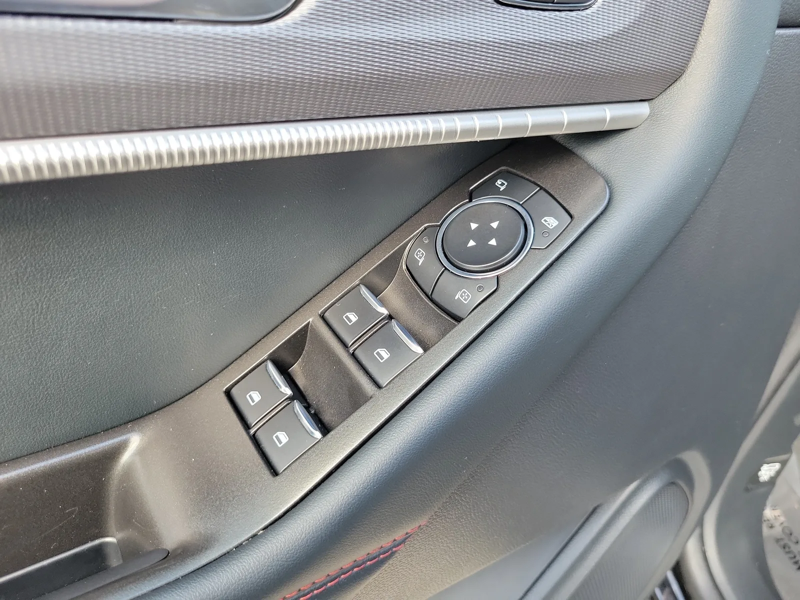 2025 Ford Explorer ST-Line photo 23
