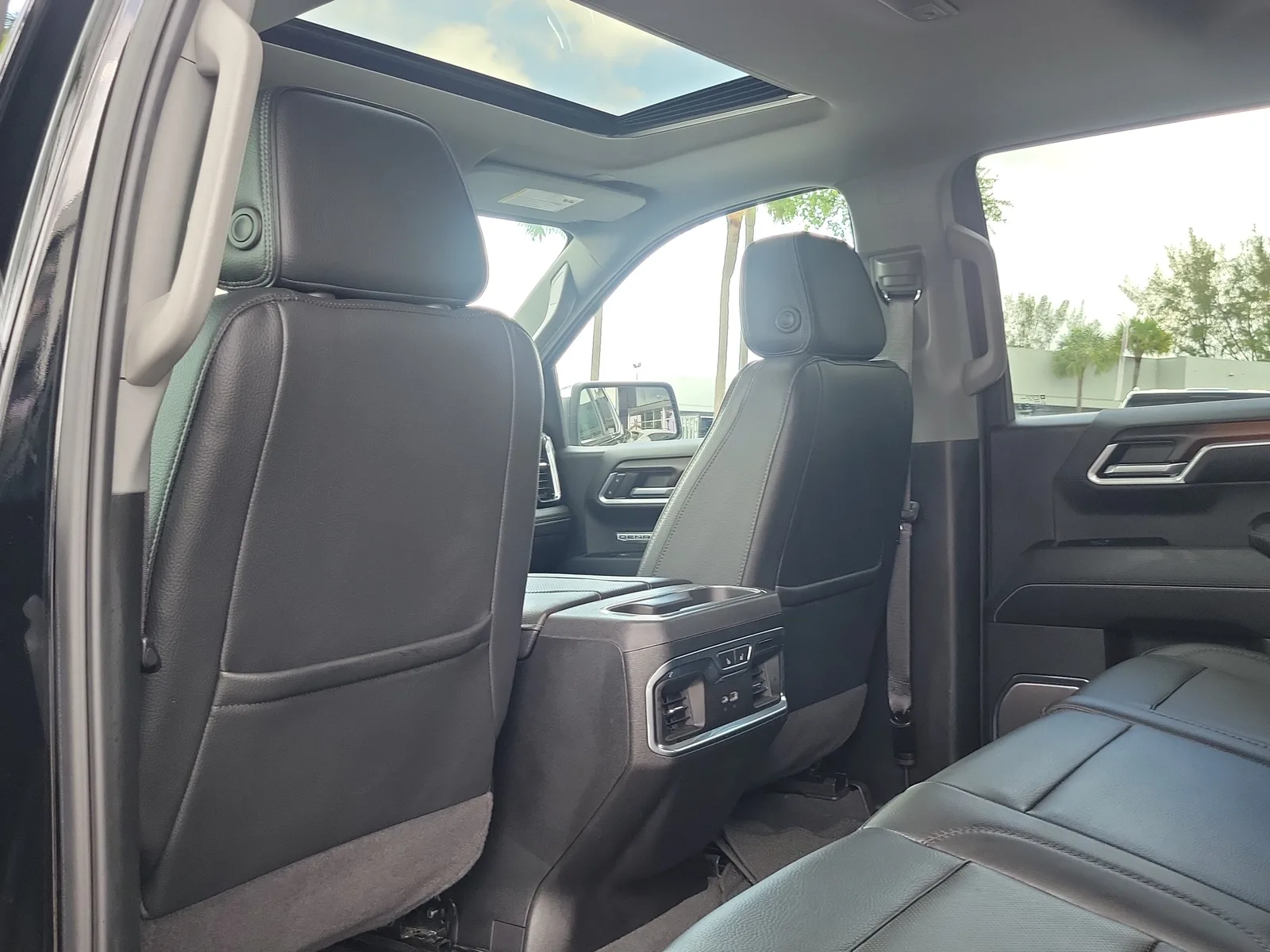 2024 GMC Sierra 1500 Denali photo 16