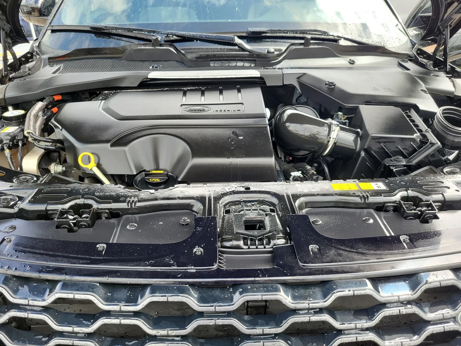 2023 Land Rover Range Rover Evoque R-Dynamic SE photo 27
