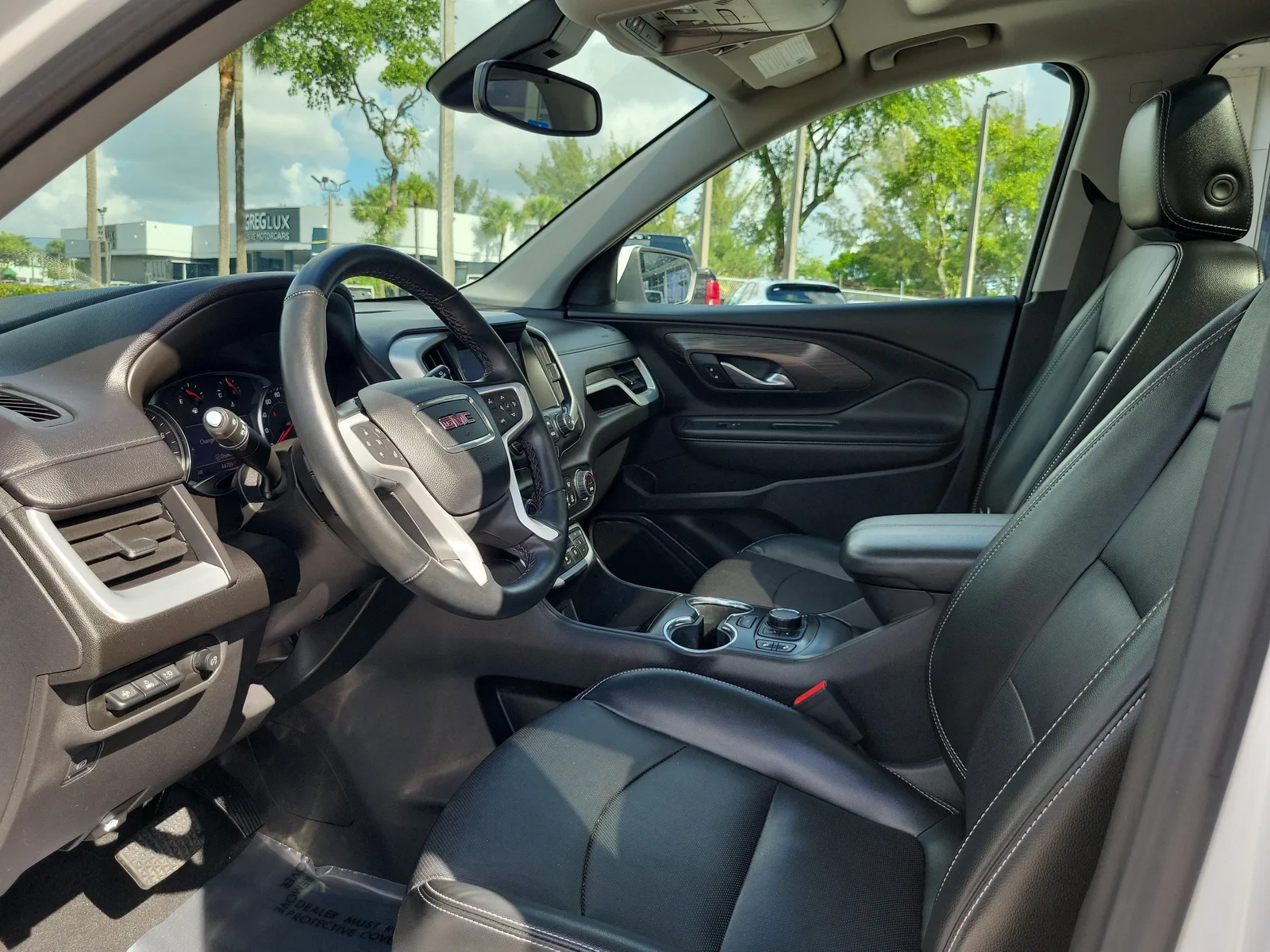 2023 GMC Terrain SLT photo 13