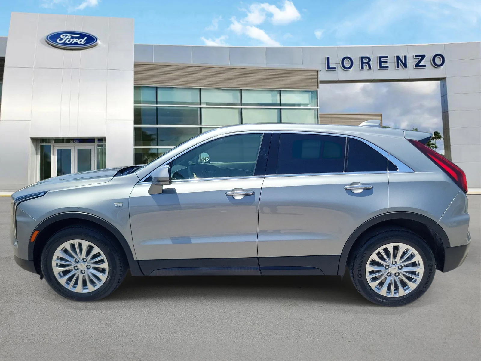 2024 Cadillac XT4 FWD Luxury photo 8