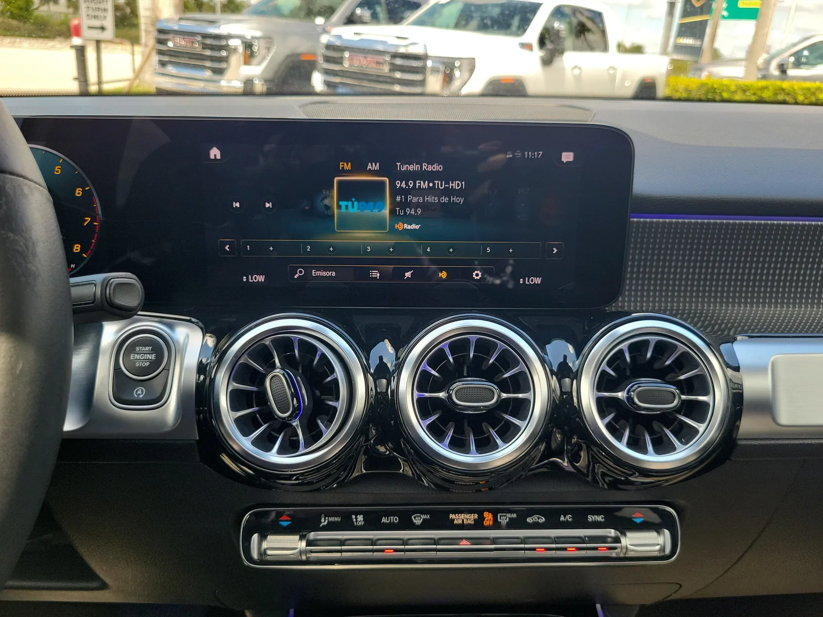 2022 Mercedes-Benz GLB GLB 250 photo 23