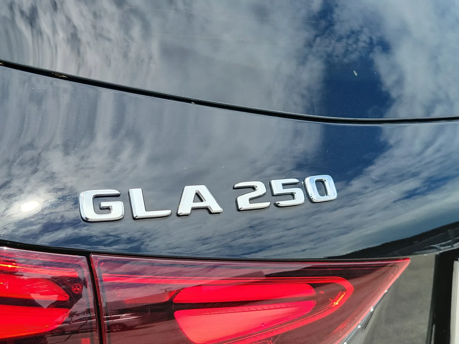 2025 Mercedes-Benz GLA GLA 250 photo 10