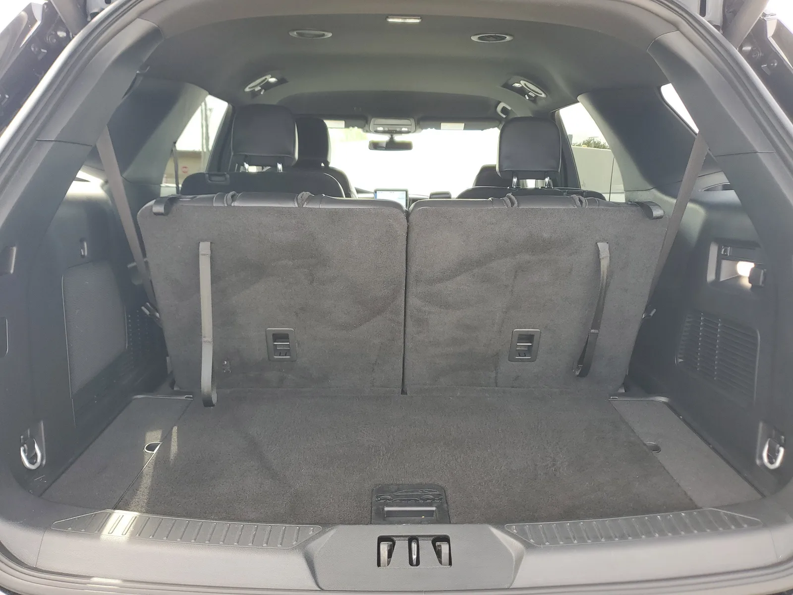 2023 Ford Explorer ST-Line photo 17