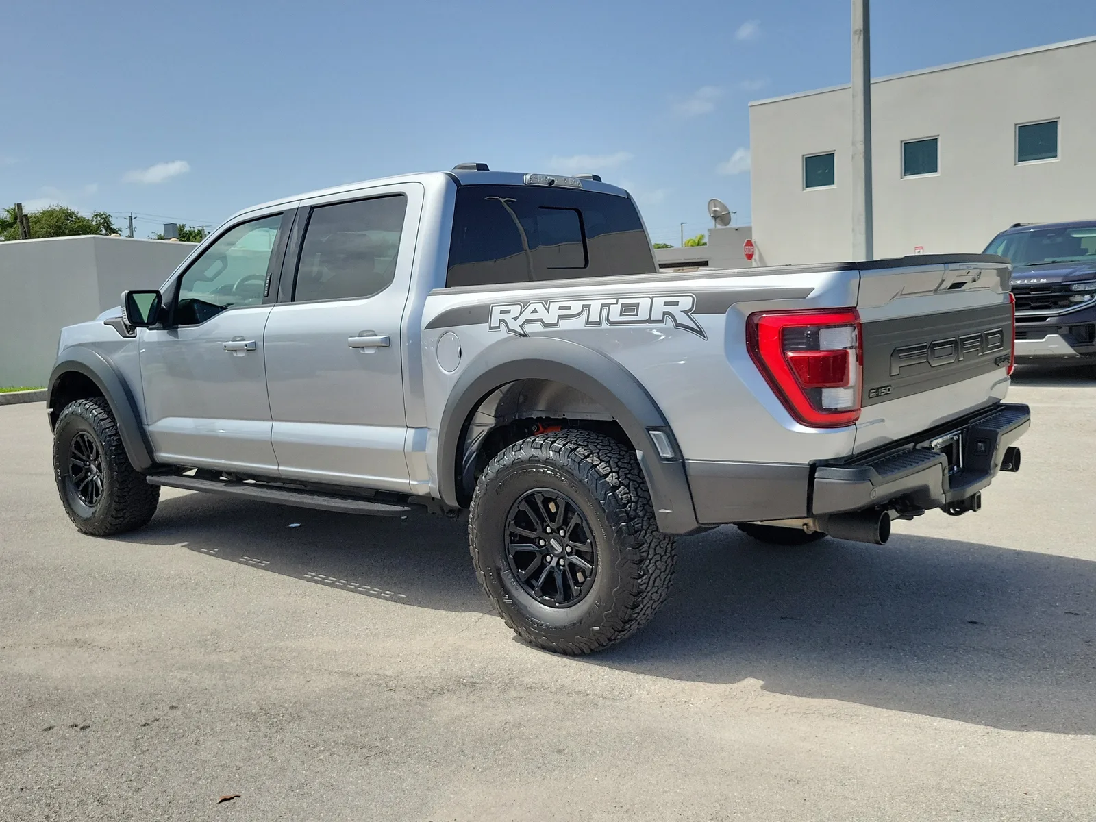 2022 Ford F-150 Raptor 4WD photo 7