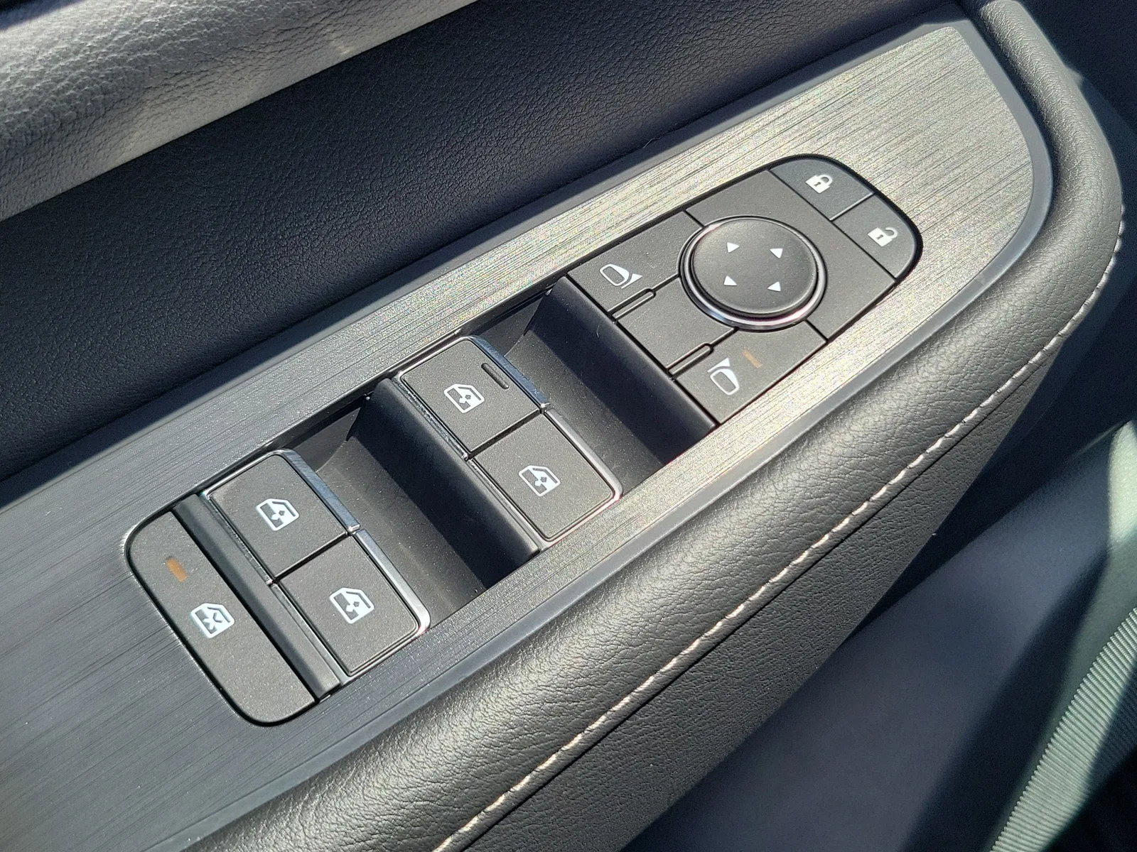 2026 Nissan Armada SV photo 28
