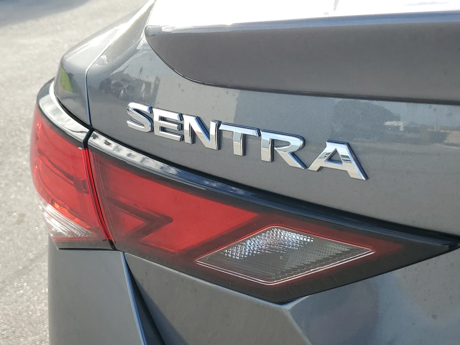 2025 Nissan Sentra SR photo 8