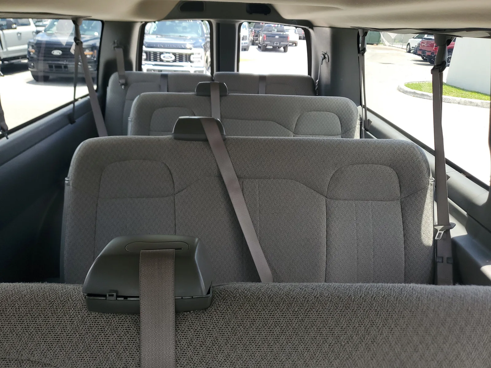 2025 Chevrolet Express Passenger LT photo 13