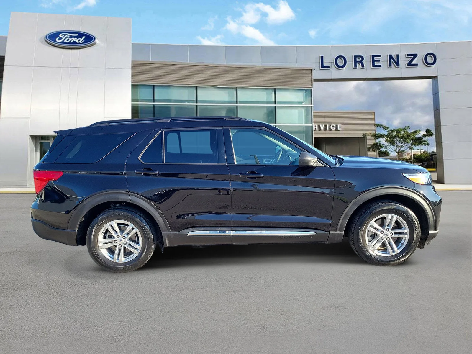 2023 Ford Explorer XLT photo 4