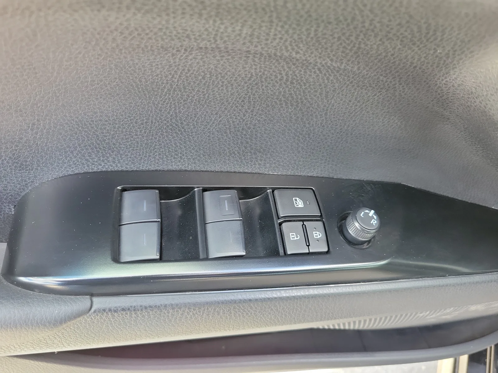 2026 Toyota Camry SE photo 26