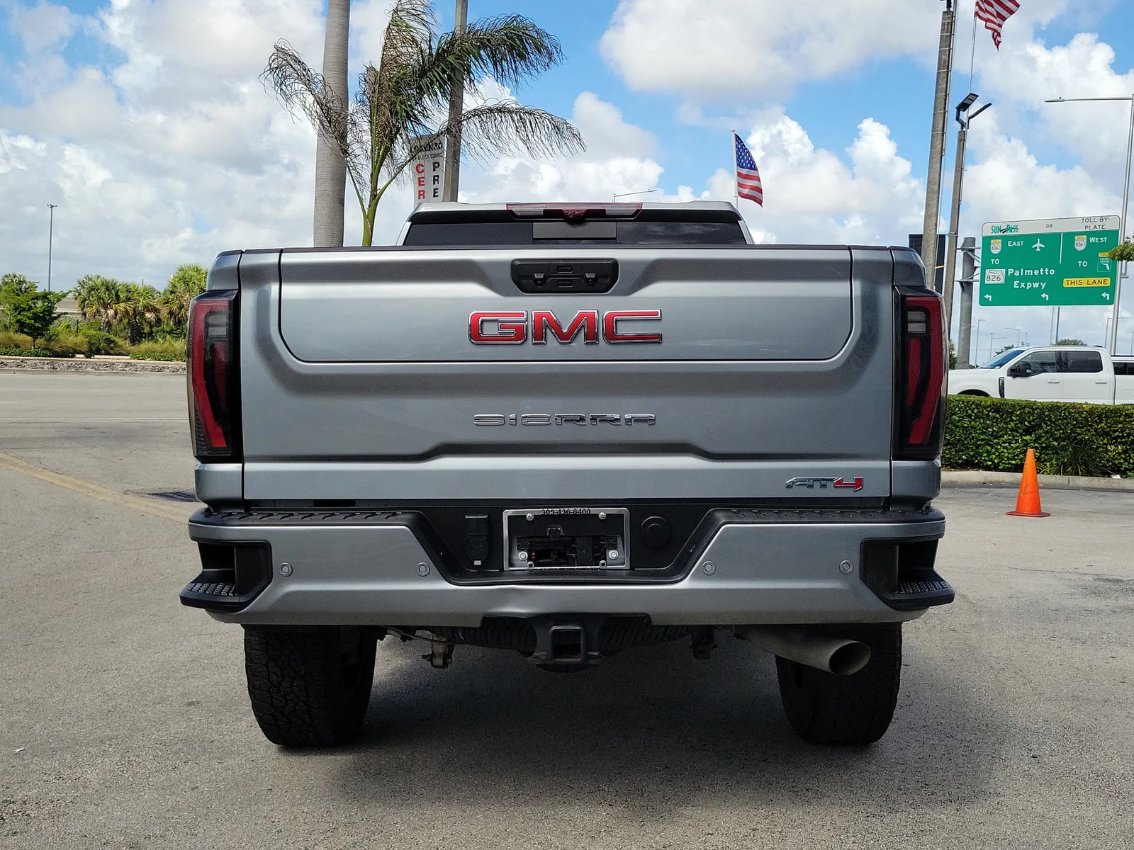 2024 GMC Sierra 2500 HD AT4 photo 5