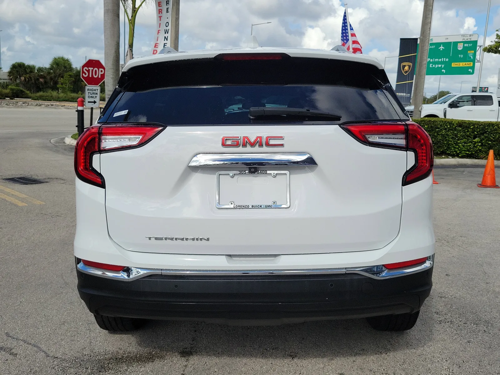 2023 GMC Terrain SLT photo 6