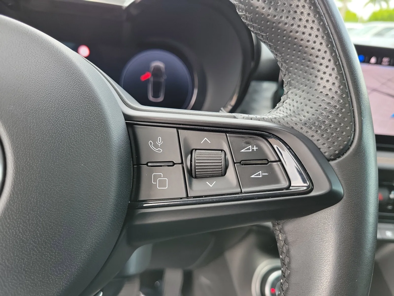 2024 Alfa Romeo Tonale Ti photo 25