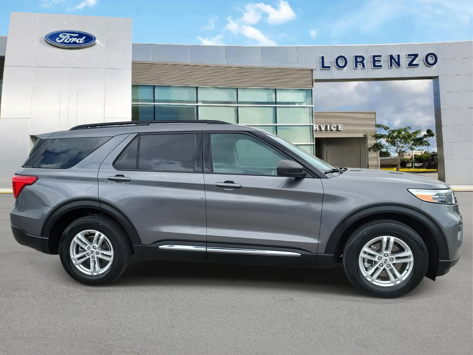 2024 Ford Explorer XLT photo 4