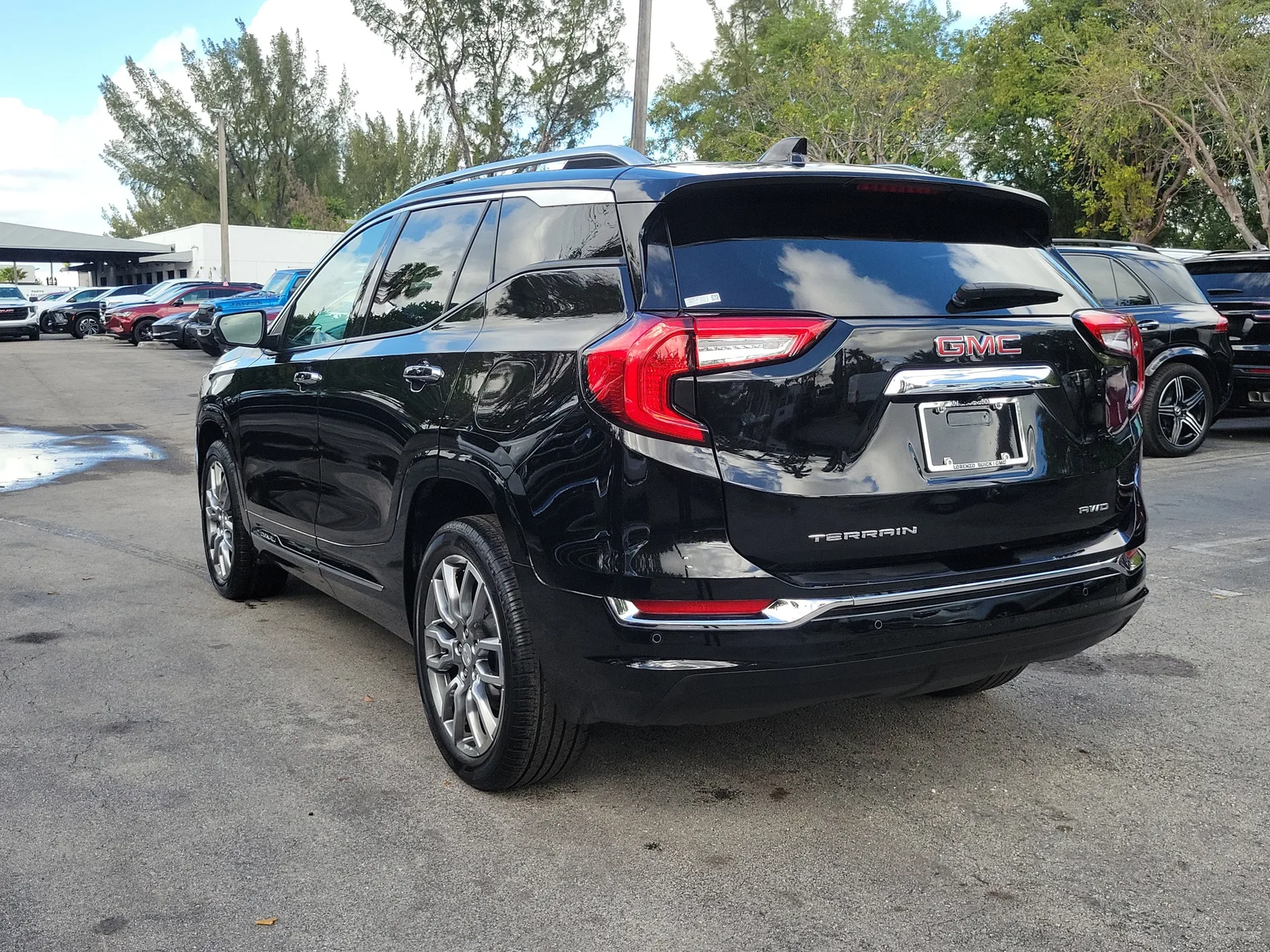 2023 GMC Terrain Denali 4WD photo 7