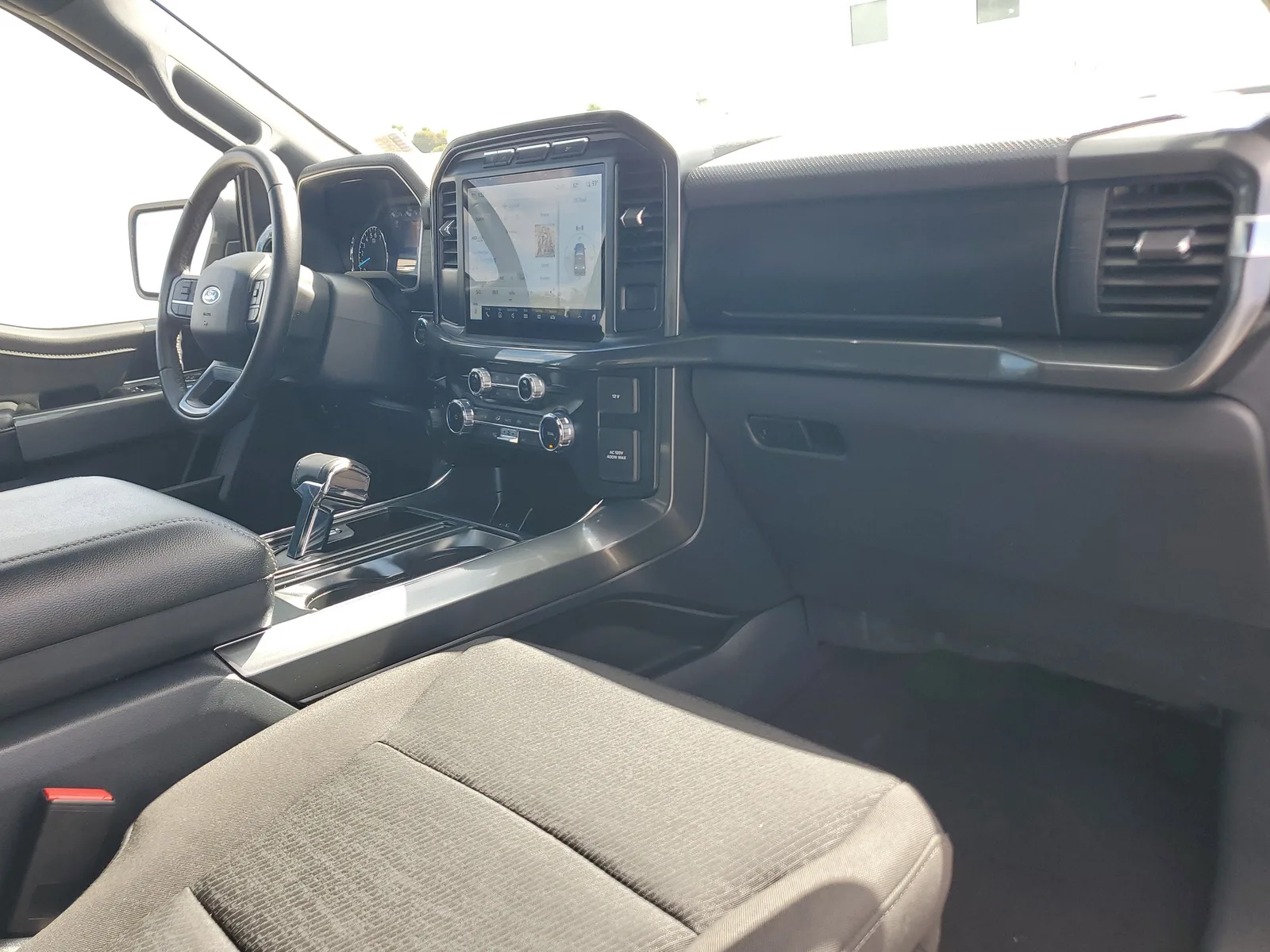 2023 Ford F-150 XLT 4WD photo 17