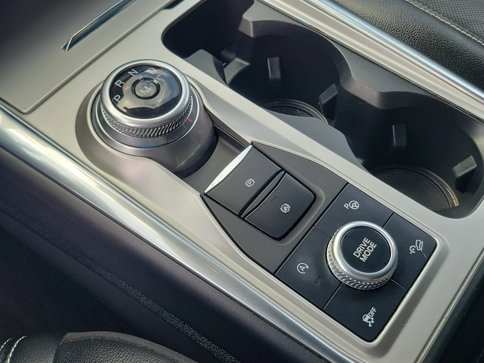 2020 Ford Explorer ST 4WD photo 28