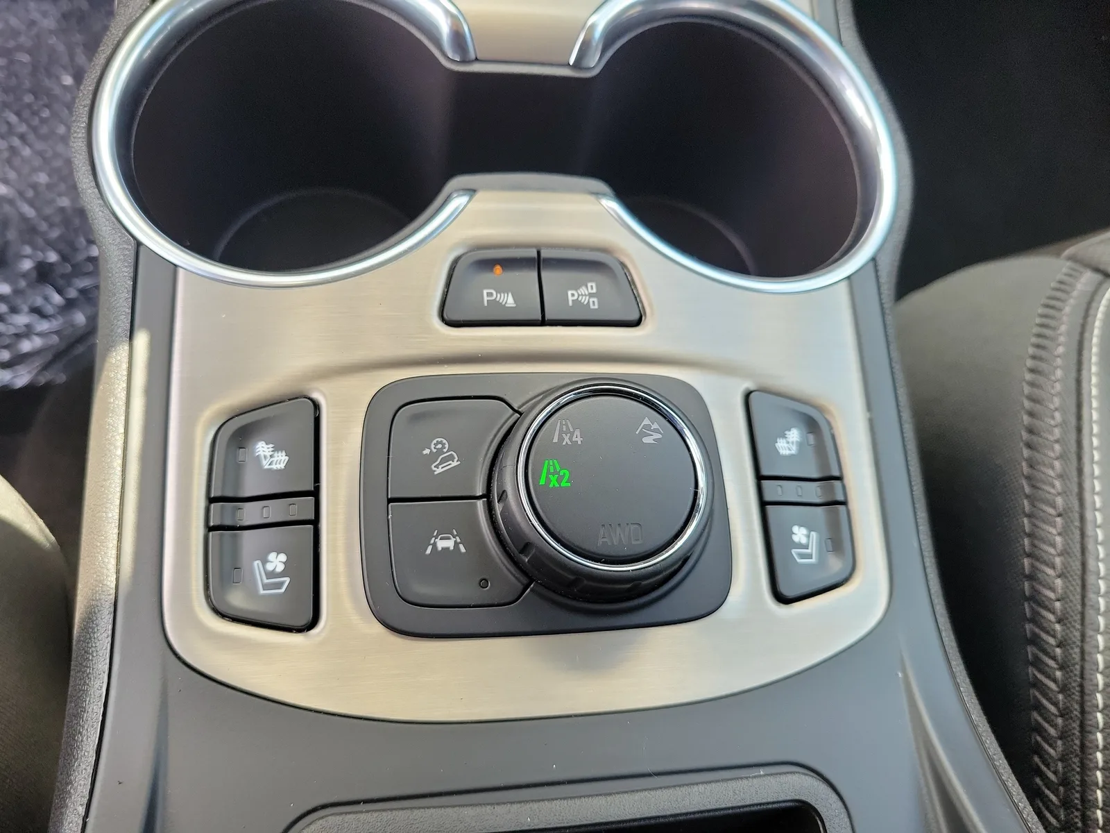 2024 GMC Terrain Denali 4WD photo 26