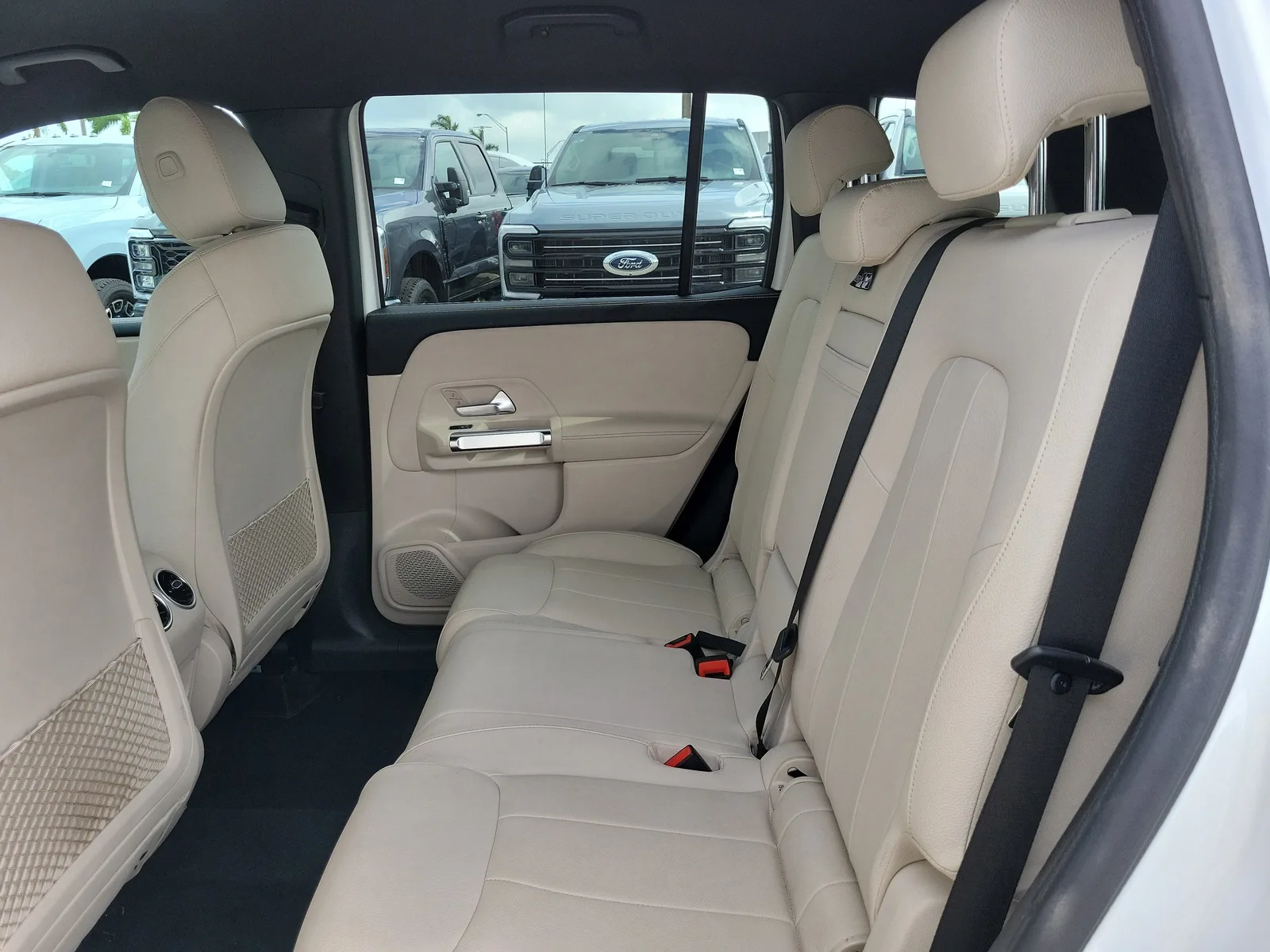 2025 Mercedes-Benz GLB GLB 250 photo 11