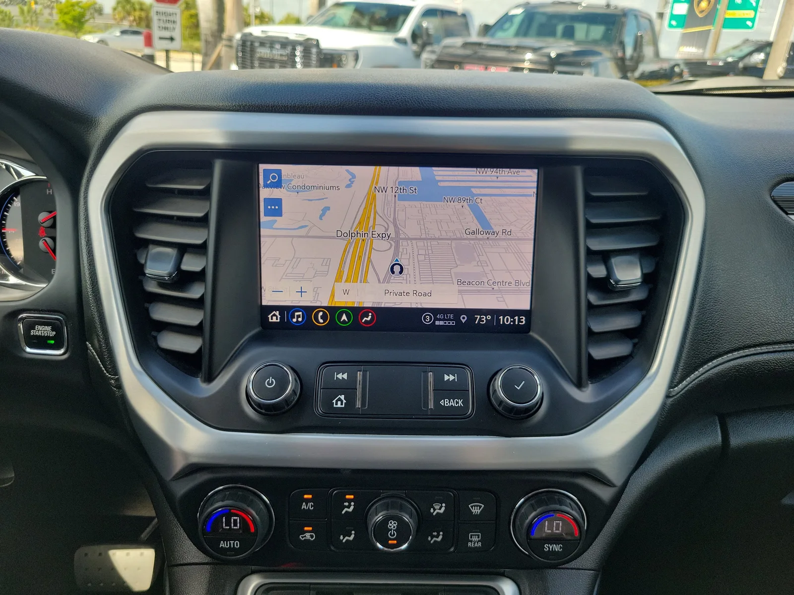 2022 GMC Acadia SLT photo 10