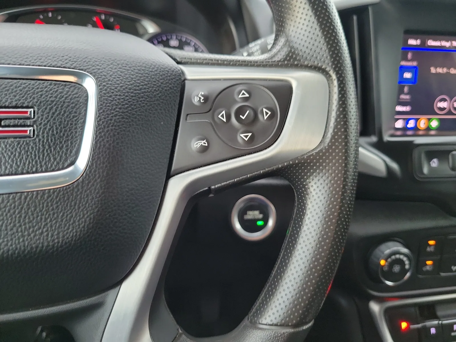 2024 GMC Terrain SLE photo 19