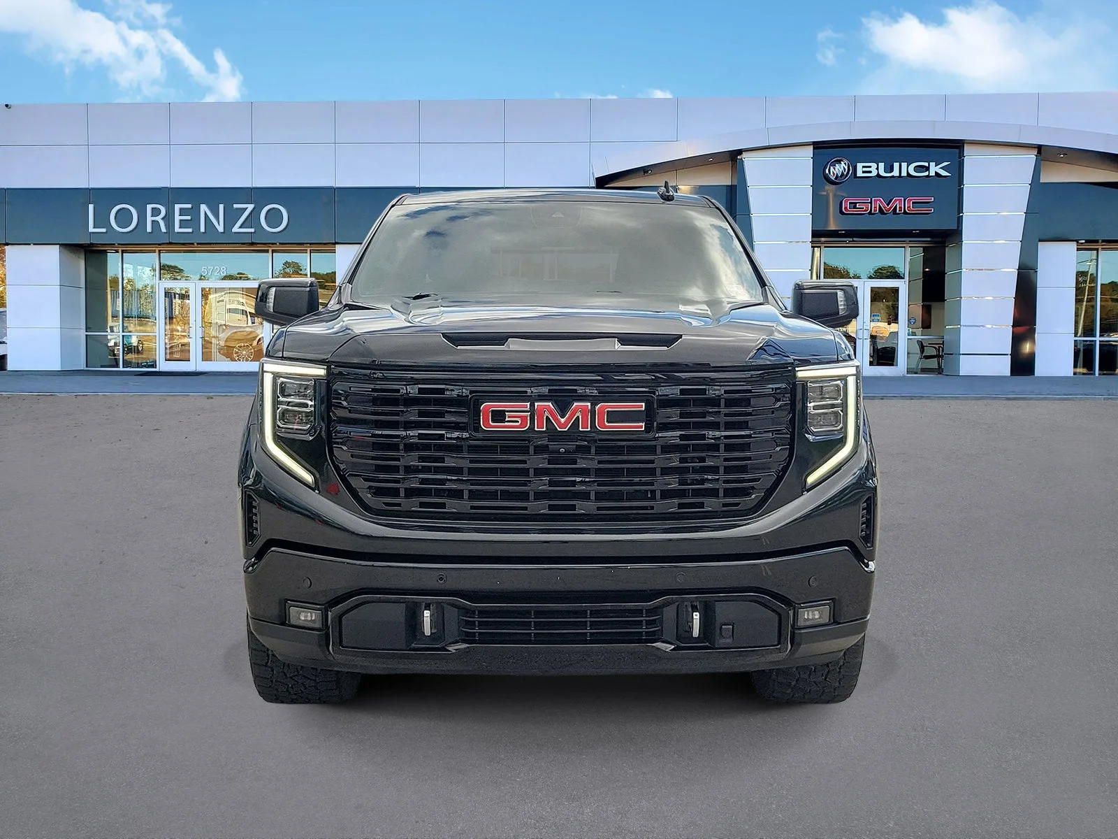 2023 GMC Sierra 1500 Denali photo 2