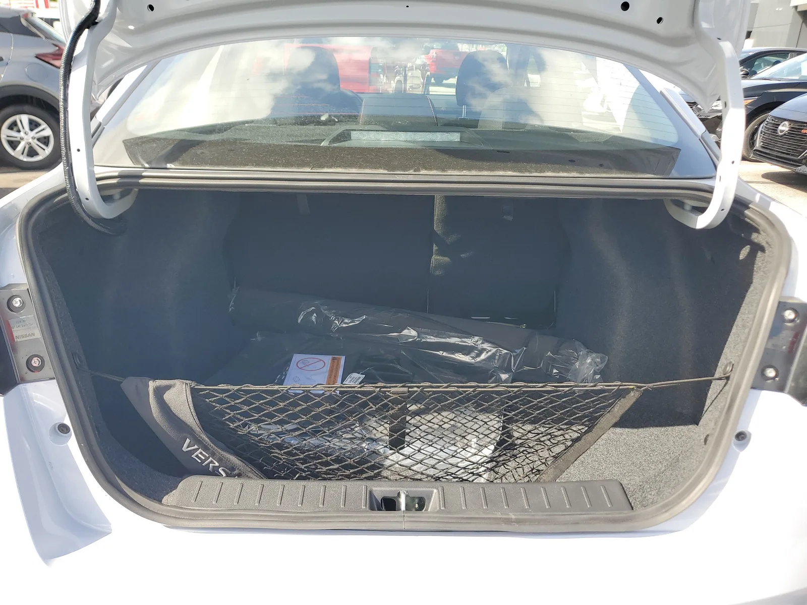 2025 Nissan Versa SR photo 24