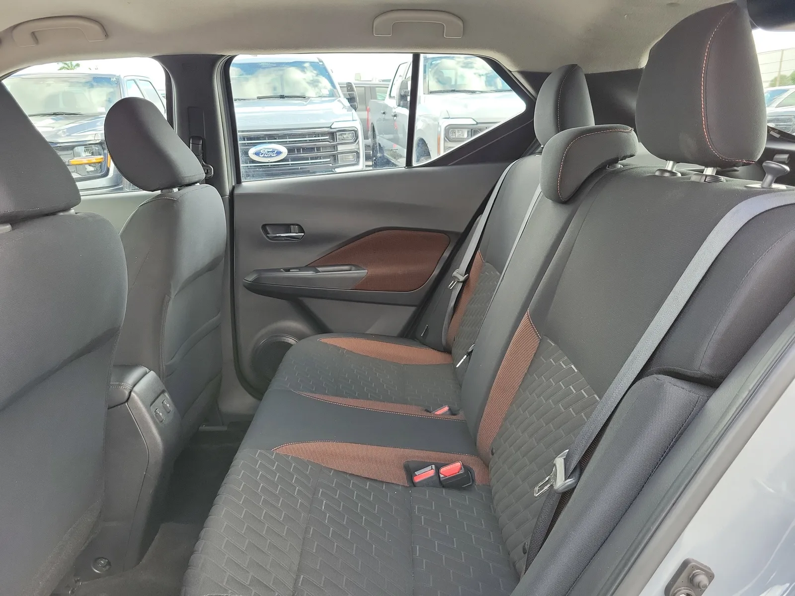 2023 Nissan Kicks SR photo 12