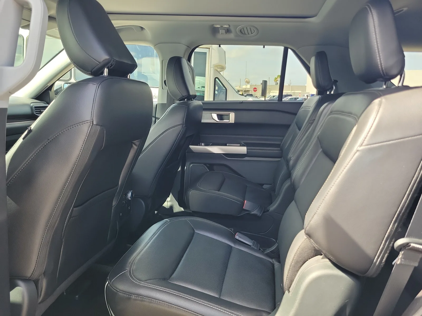 2021 Ford Explorer Limited photo 16