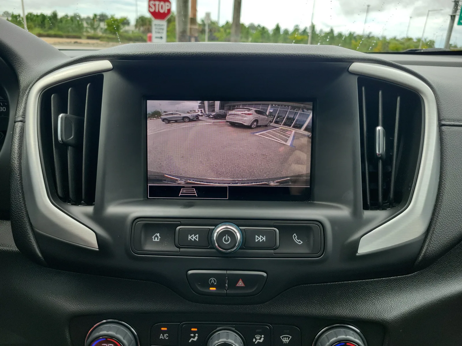 2023 GMC Terrain SLE photo 10