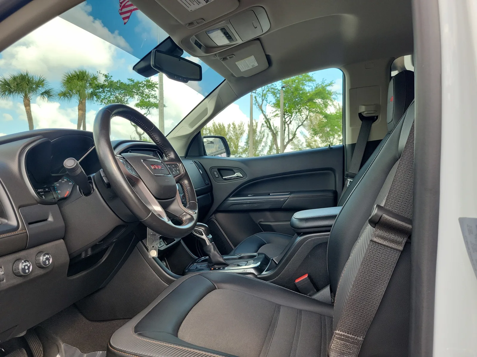 2022 GMC Canyon AT4 - Cloth photo 11