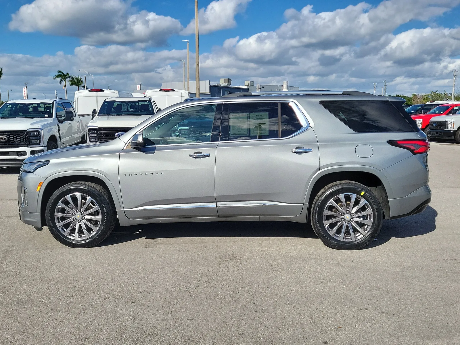 2023 Chevrolet Traverse Premier photo 8