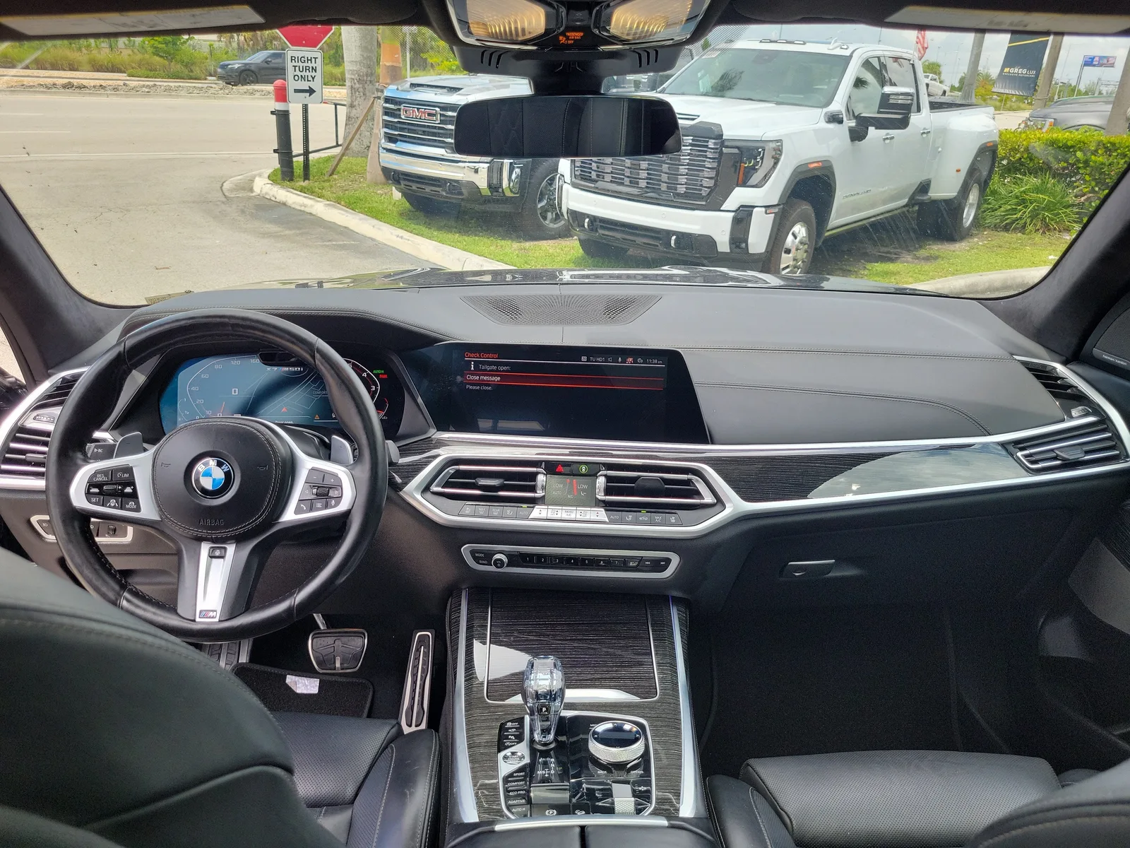 2022 BMW X7 M50i photo 15