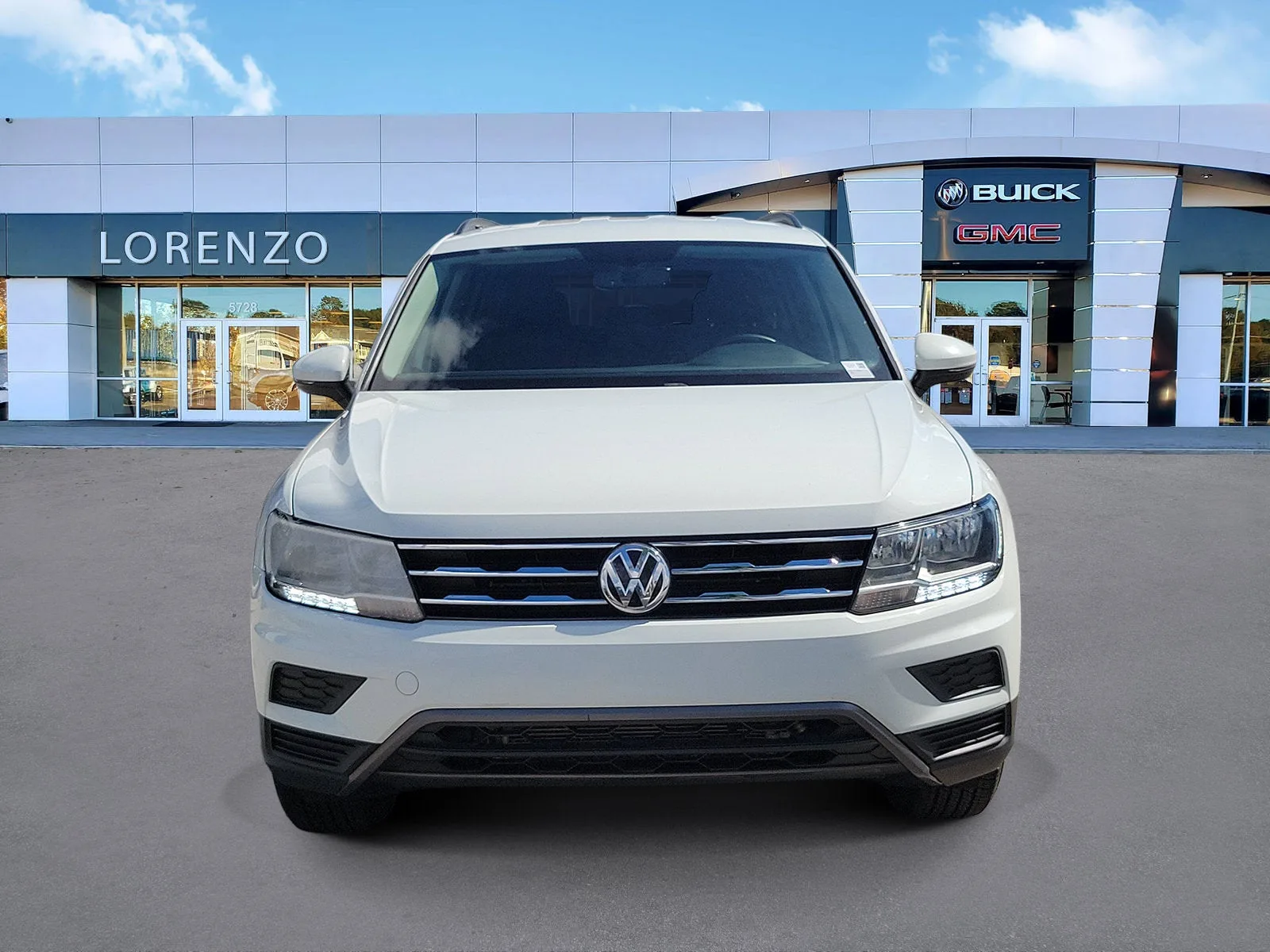 2021 Volkswagen Tiguan SE photo 2
