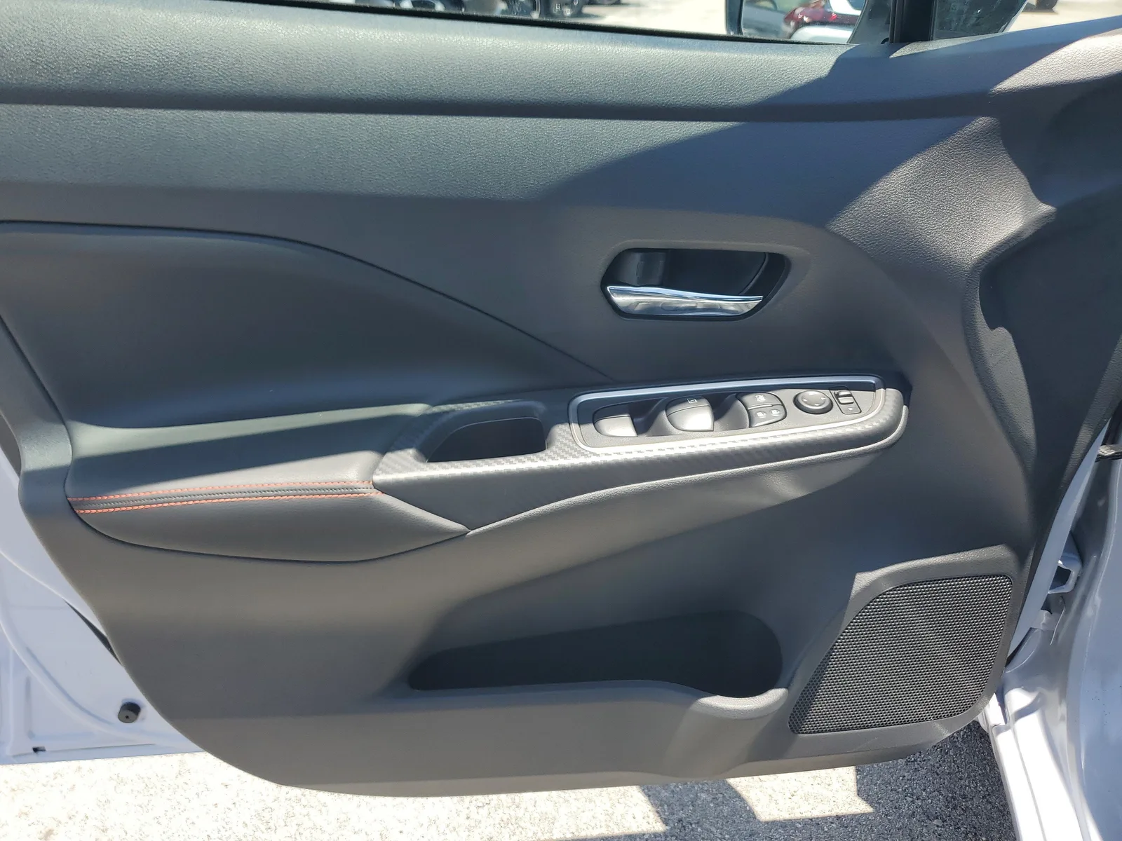 2025 Nissan Versa SR photo 21