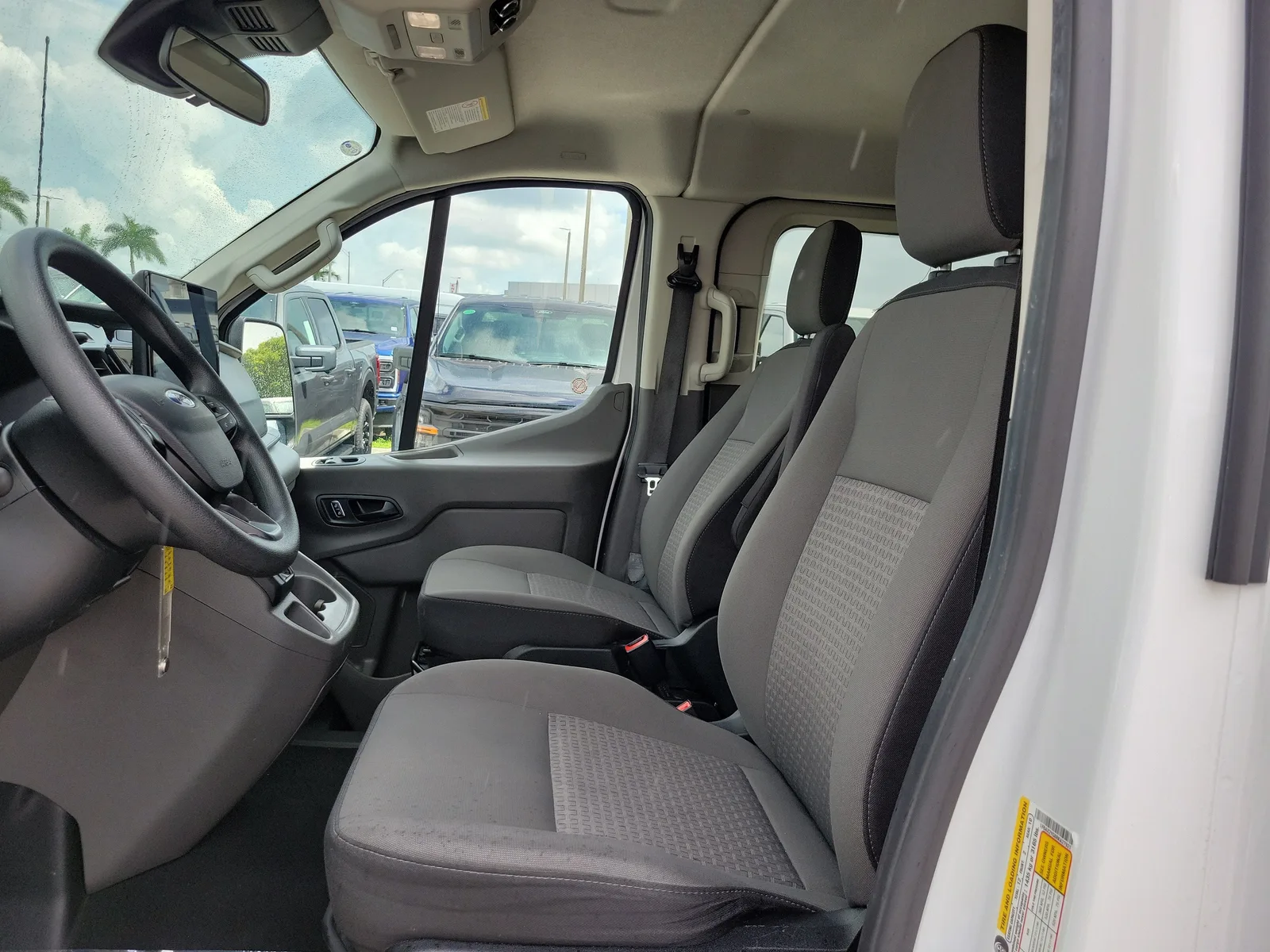 2024 Ford Transit Passenger Wagon XLT photo 29