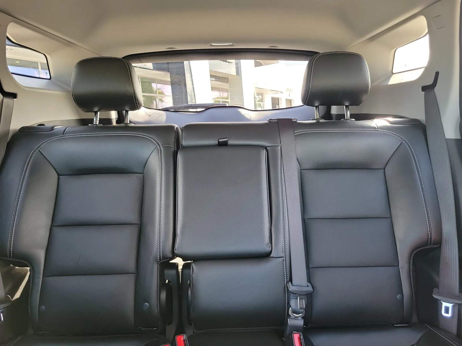 2024 GMC Terrain SLT photo 13