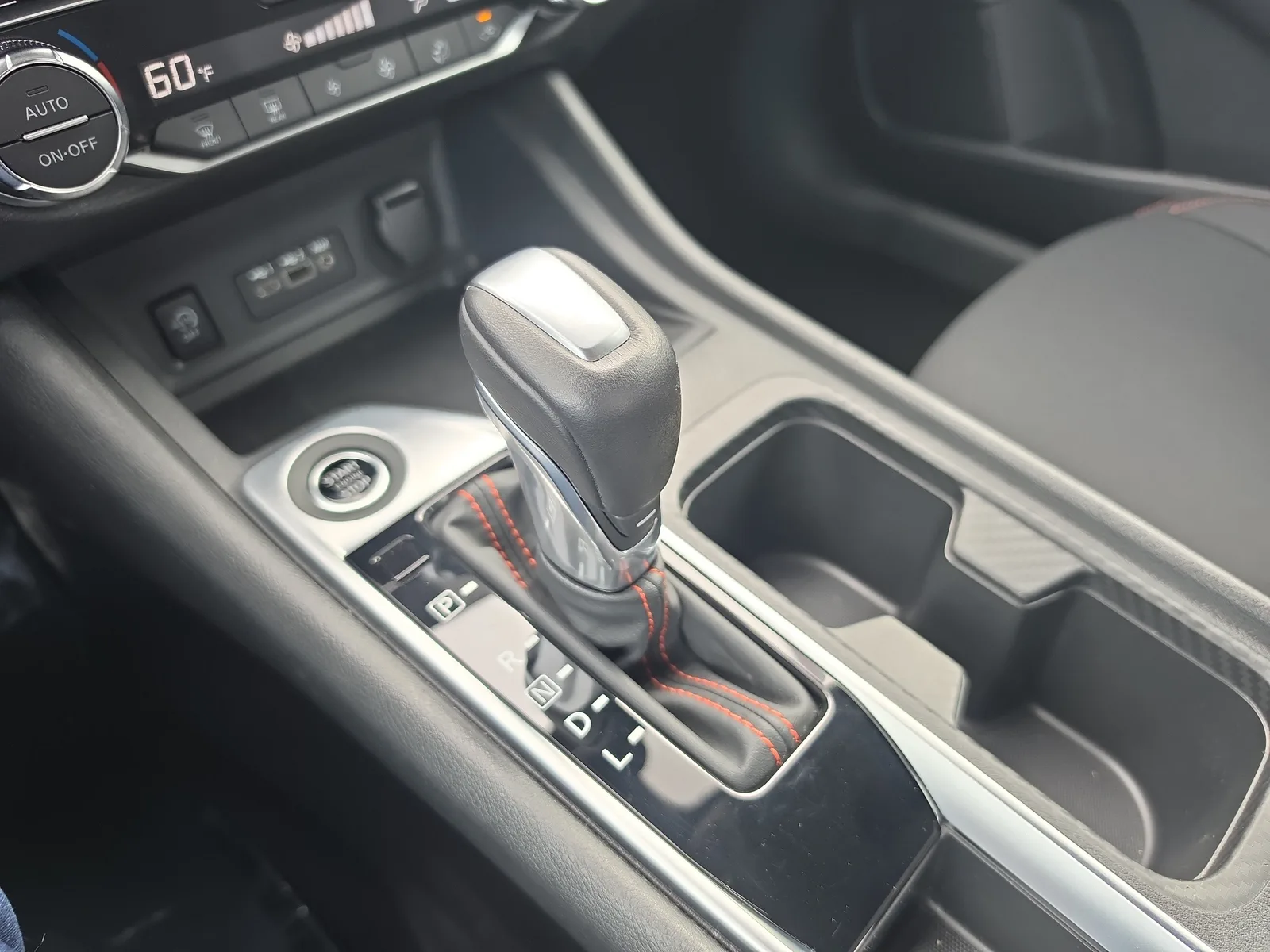 2025 Nissan Sentra SR photo 19
