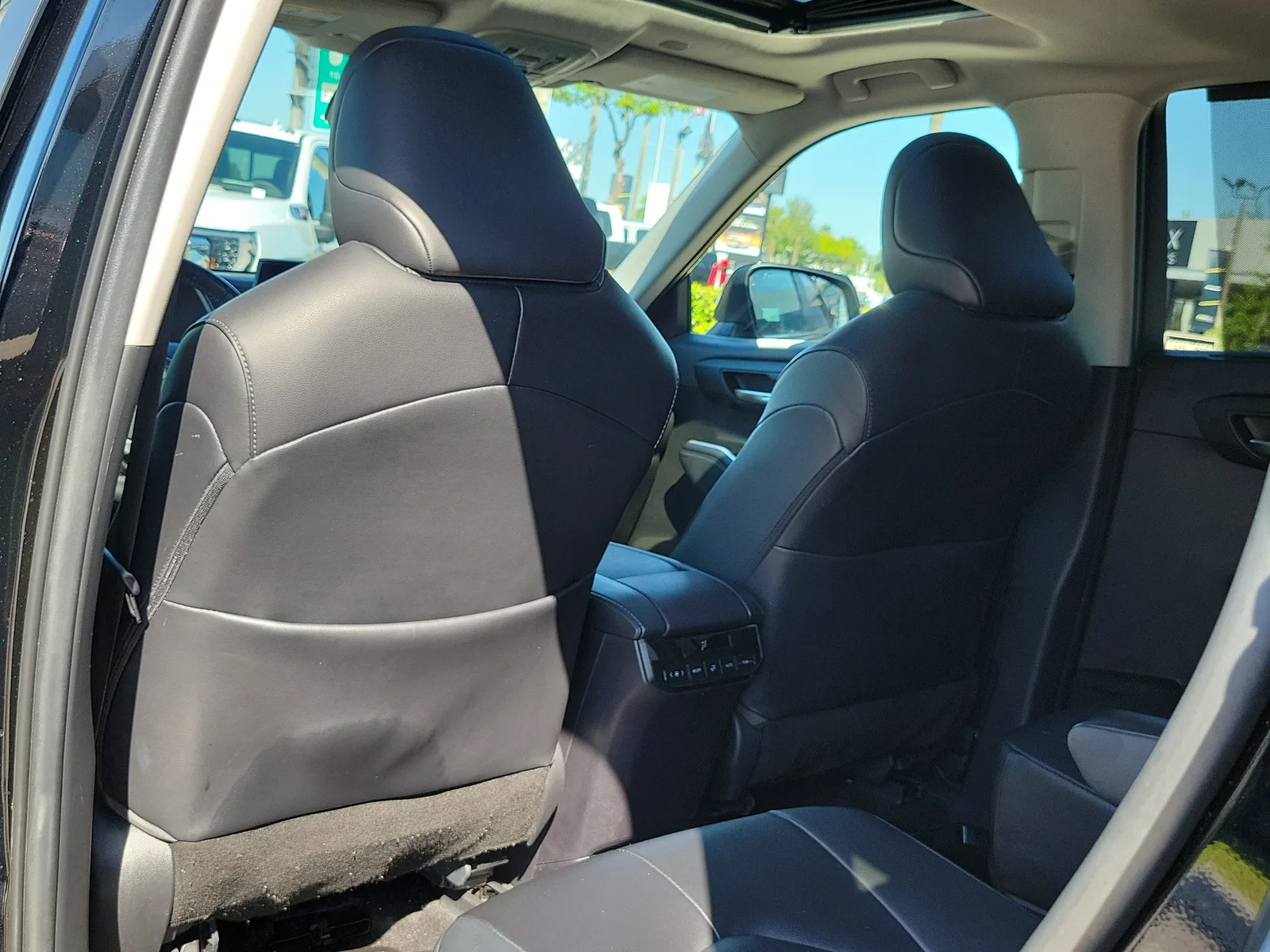 2023 Toyota Highlander L photo 15