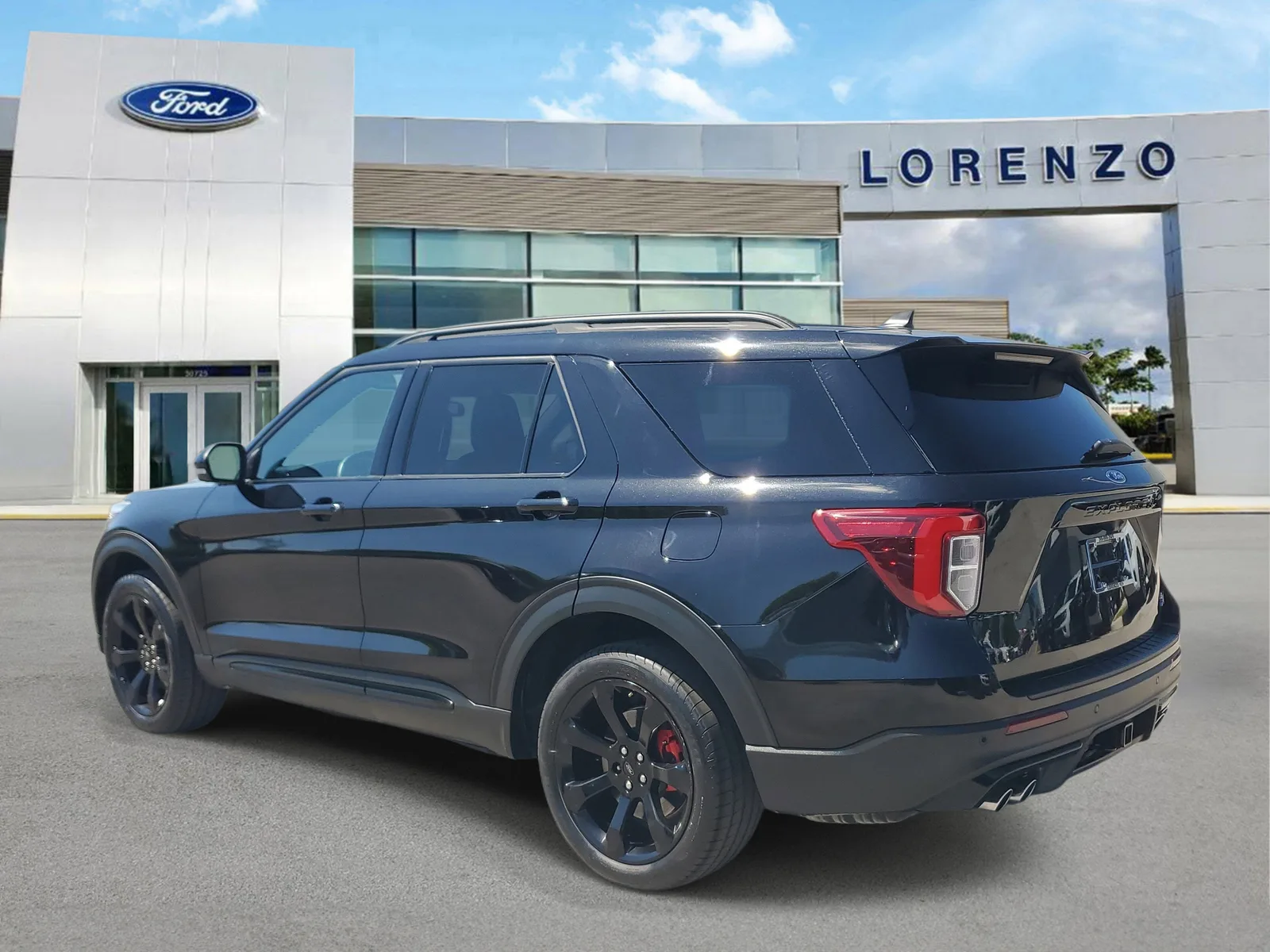 2023 Ford Explorer ST 4WD photo 7