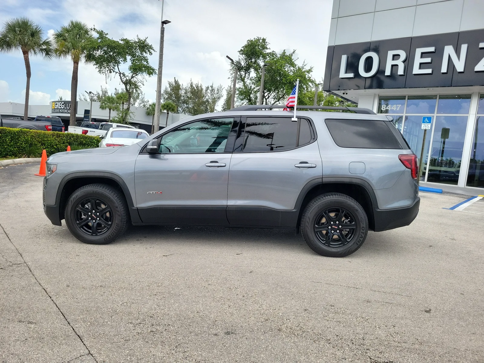2021 GMC Acadia AT4 photo 8